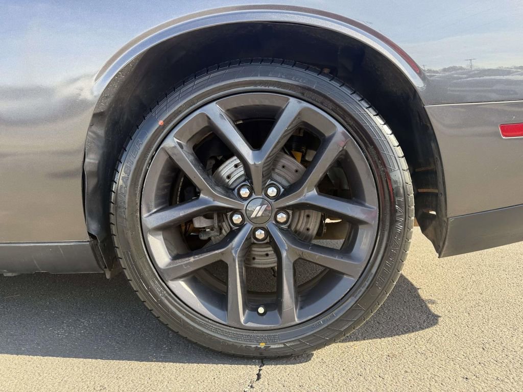 Used 2020 Dodge Challenger R/T w/ Blacktop Package image 11