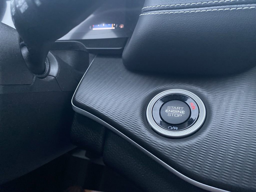 Used 2023 Jeep Grand Cherokee L Laredo image 31