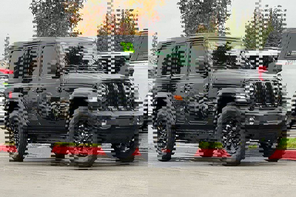 Used 2022 Jeep Wrangler Unlimited Sport image 2