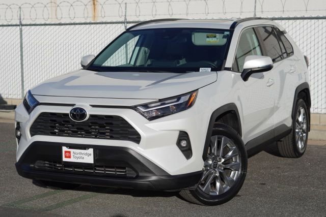 Certified 2023 Toyota RAV4 XLE Premium image 4