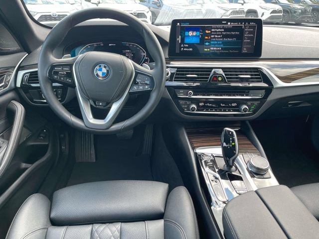 Used 2023 BMW 530e xDrive AWD/4WD image 12