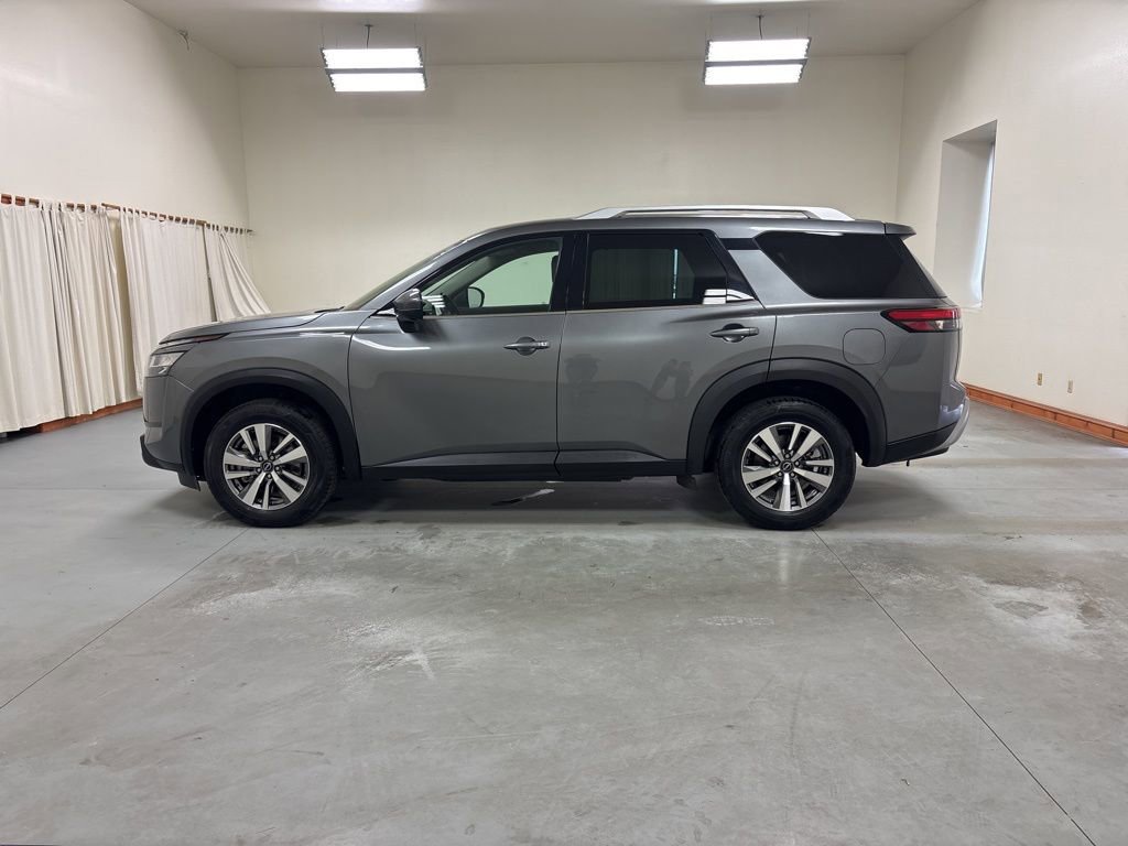 Used 2023 Nissan Pathfinder SL w/ Cargo Package AWD/4WD image 5