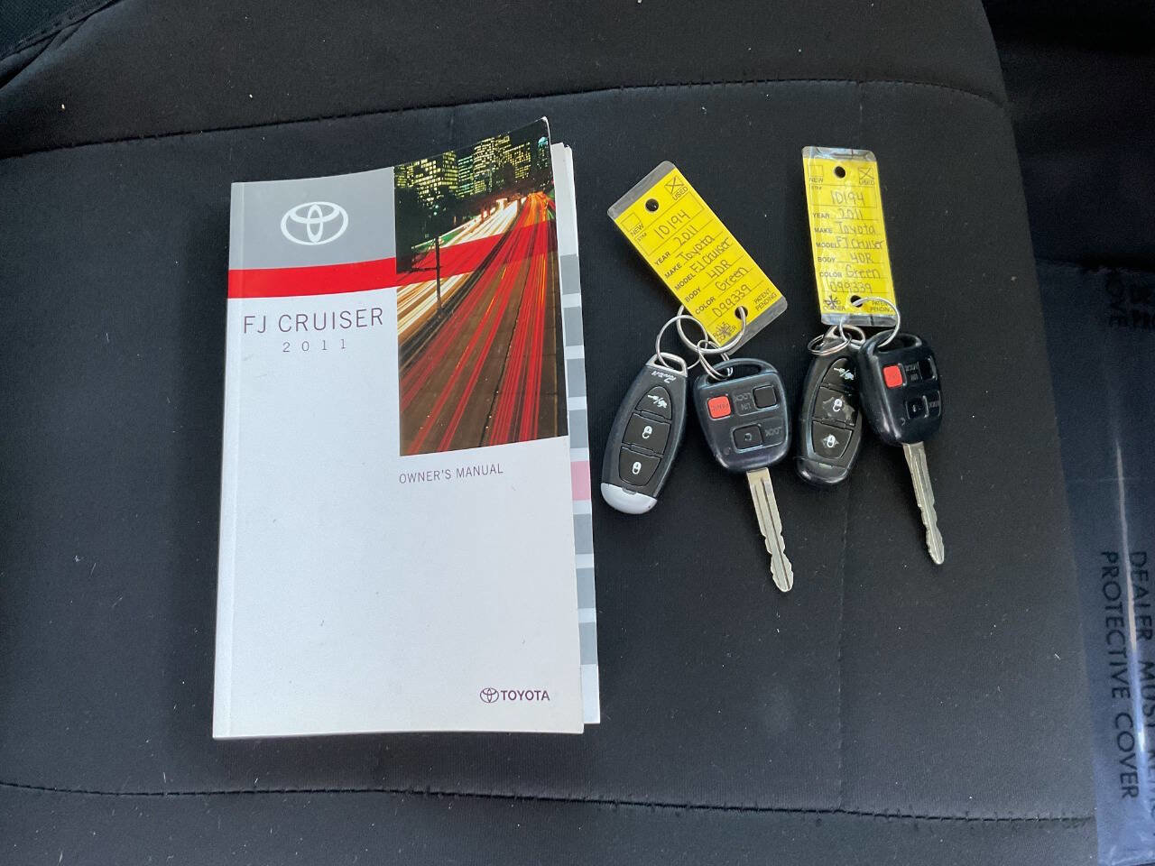 Used 2011 Toyota FJ Cruiser 4WD w/ Convenience Pkg image 38