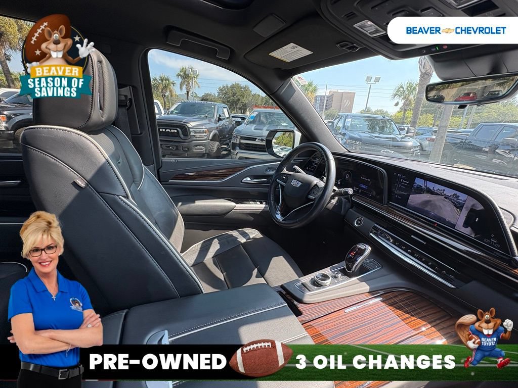 Used 2023 Cadillac Escalade Premium Luxury AWD/4WD image 21