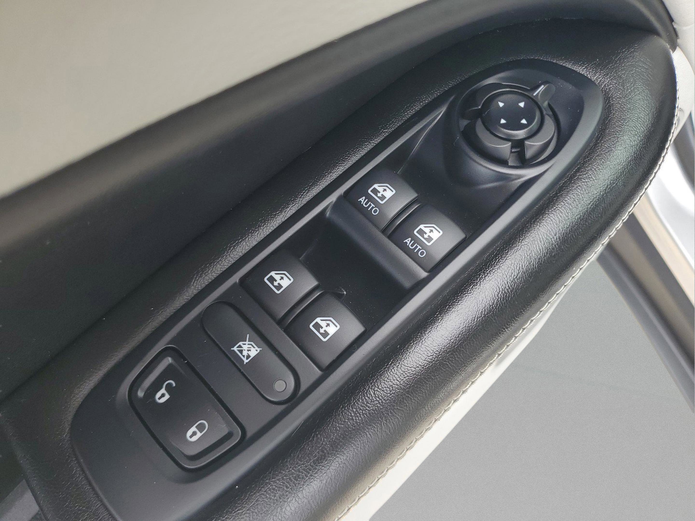 Certified 2021 Jeep Compass Latitude w/ Sun and Sound Group FWD image 14