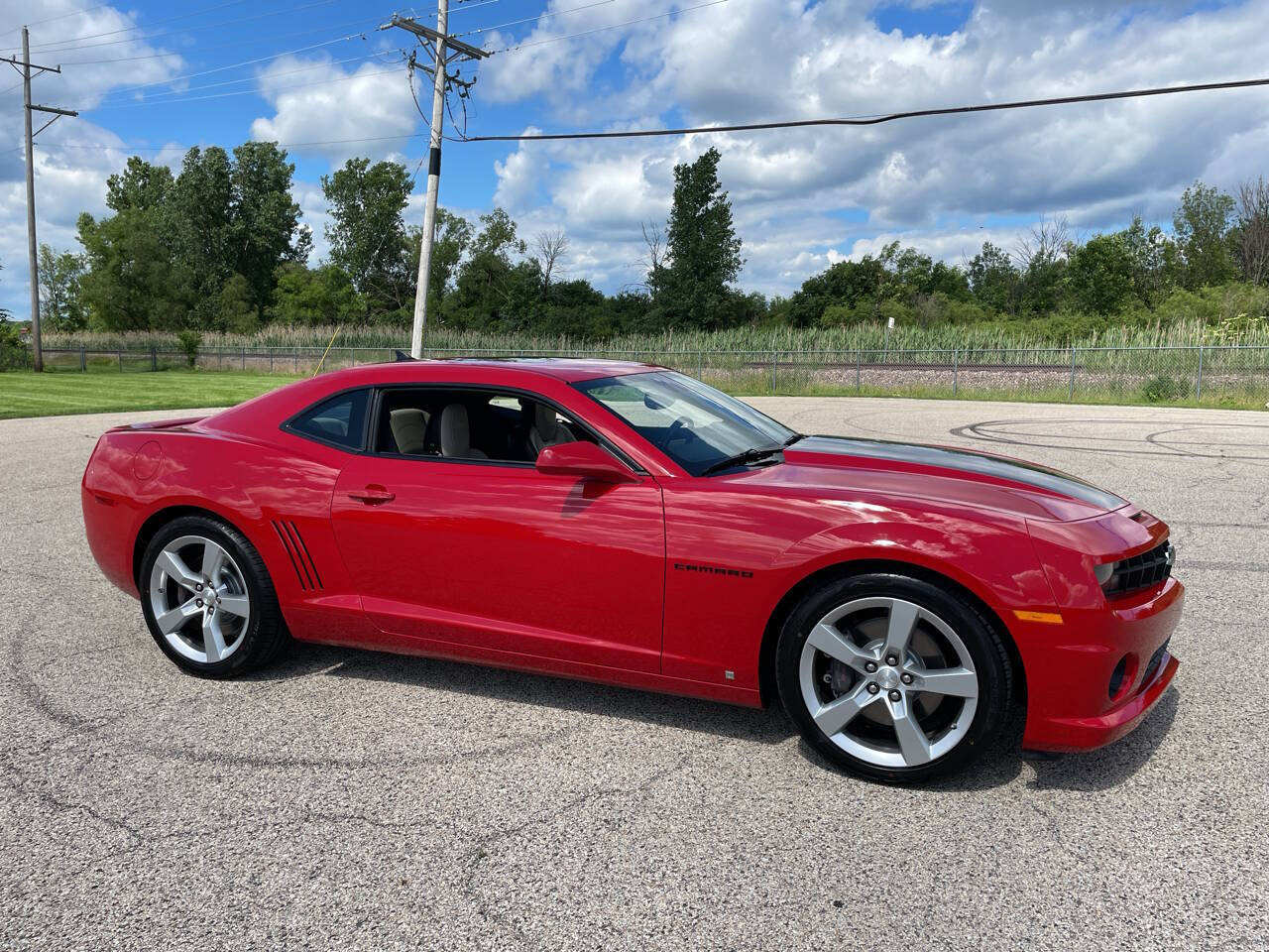 Used 2010 Chevrolet Camaro SS w/ LPO, Ground Effects Package RWD image 91