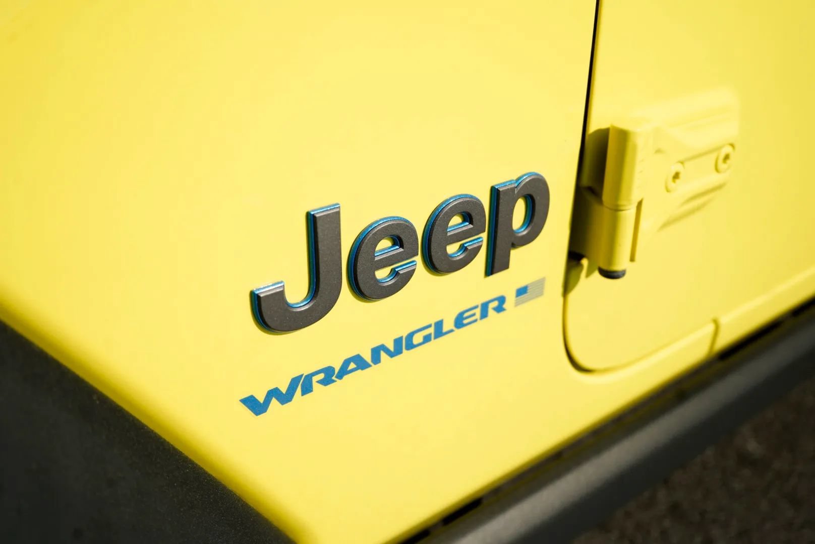 Used 2023 Jeep Wrangler Unlimited w/ Sun & Screen Package AWD/4WD image 11