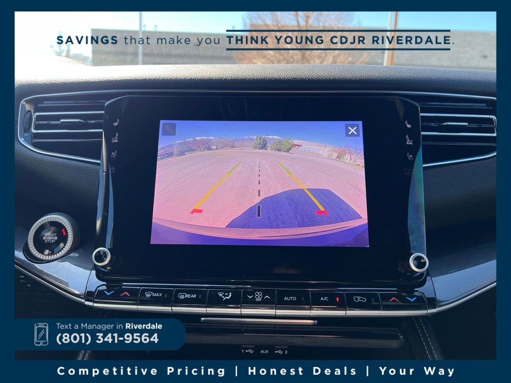 Used 2024 Jeep Wagoneer 4WD w/ HD Trailer Tow Package image 20