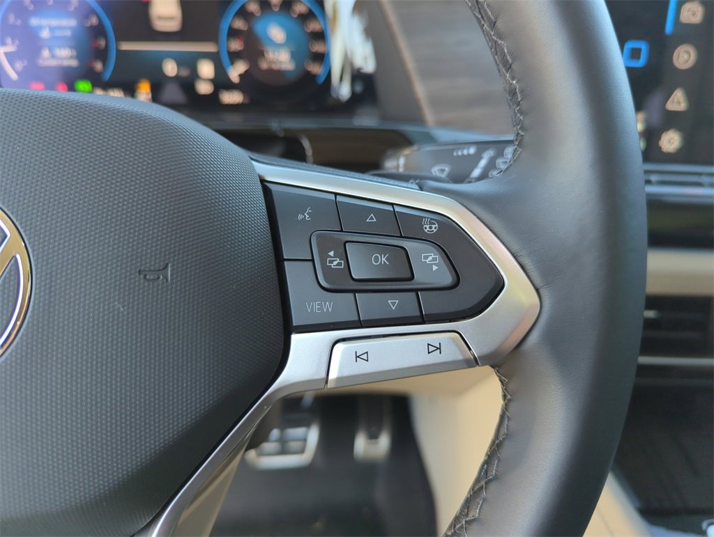 Used 2025 Volkswagen Atlas SEL Premium R-Line image 42