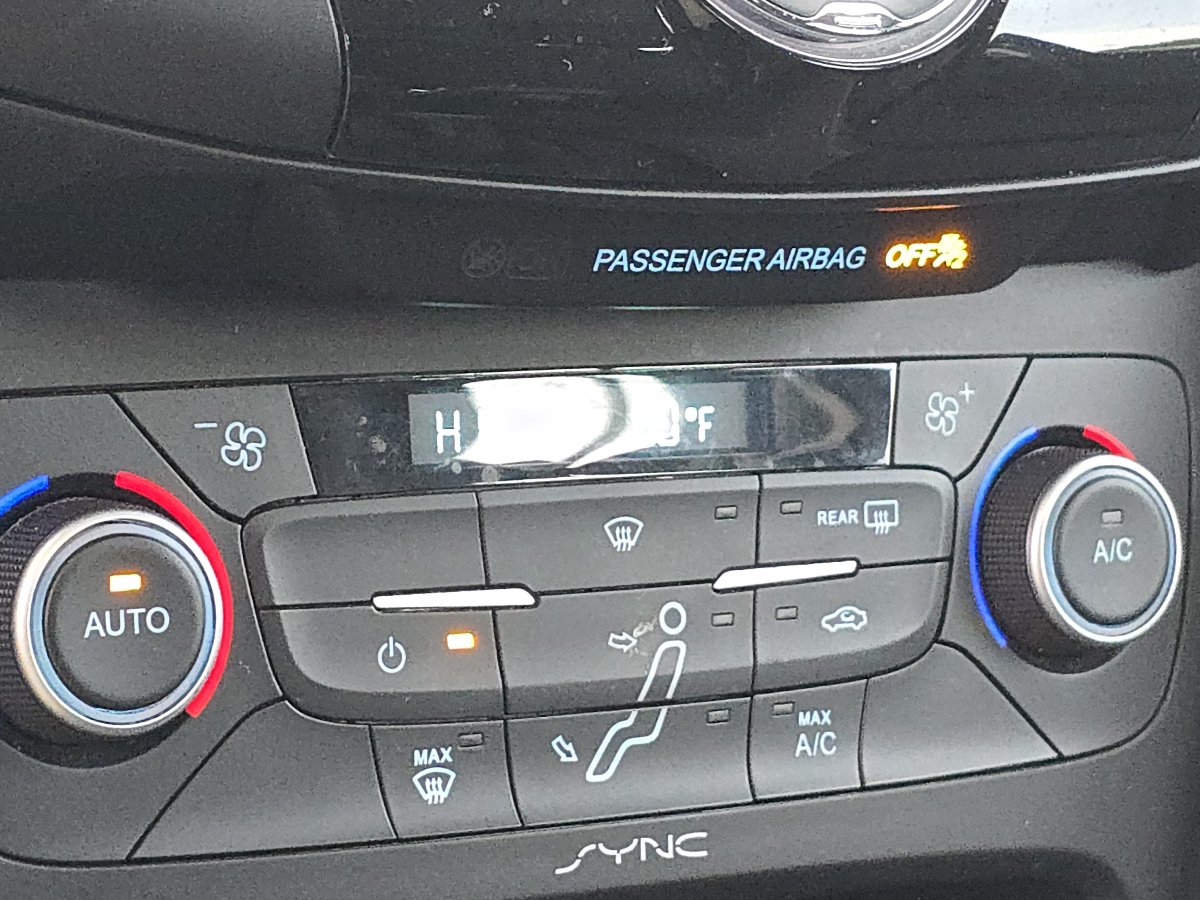 Used 2018 Ford Focus SEL FWD image 31