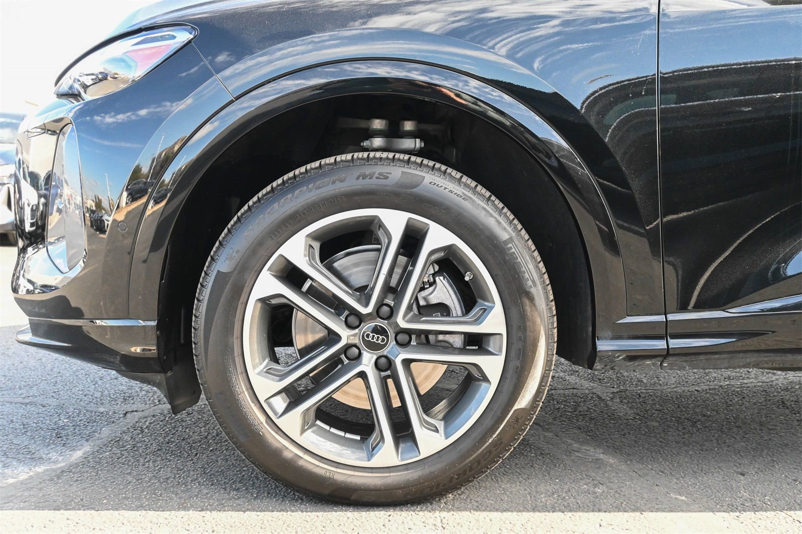 Certified 2025 Audi Q5 Premium w/ Convenience Package image 26