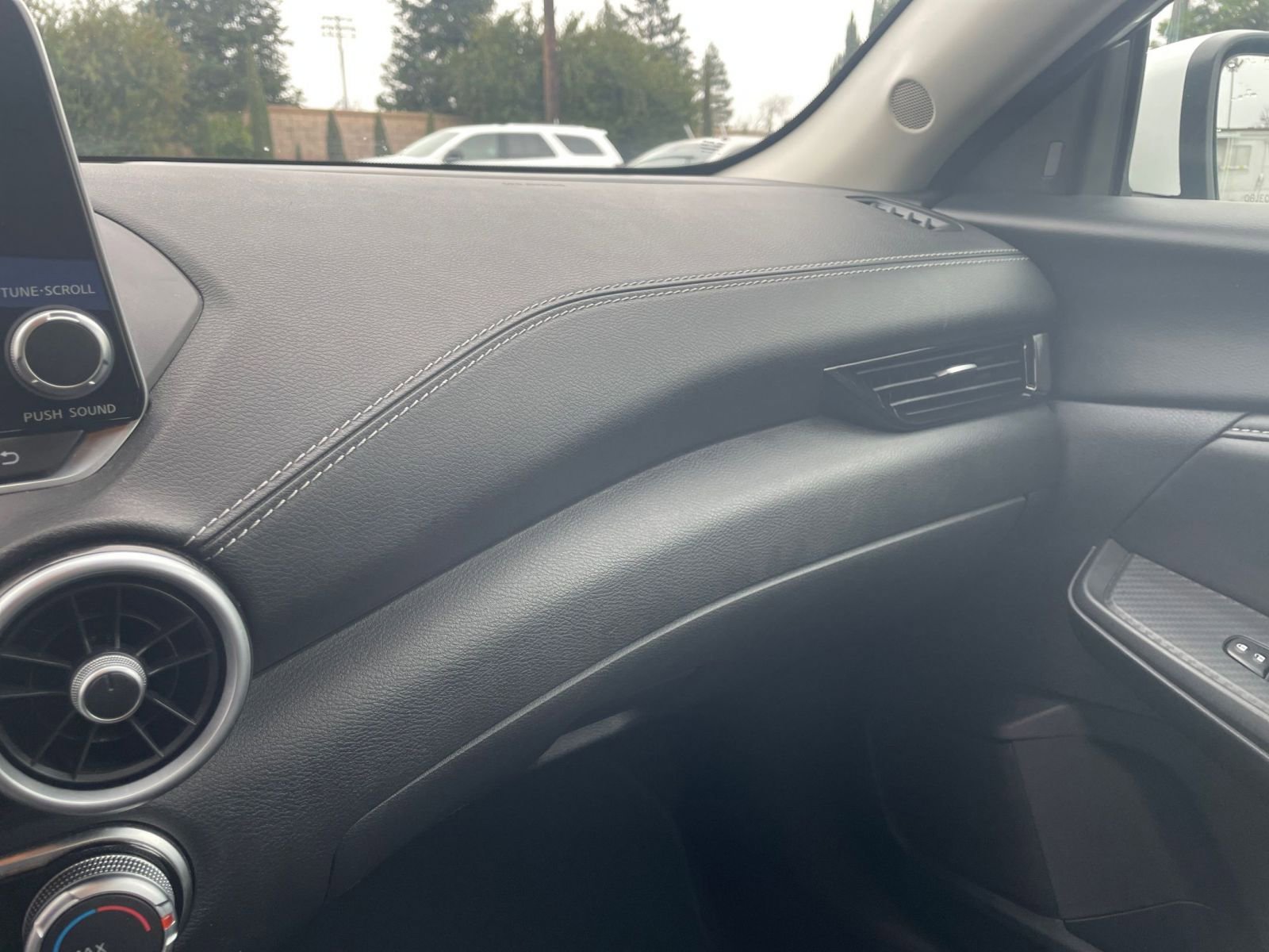 Used 2025 Nissan Sentra SV FWD image 30