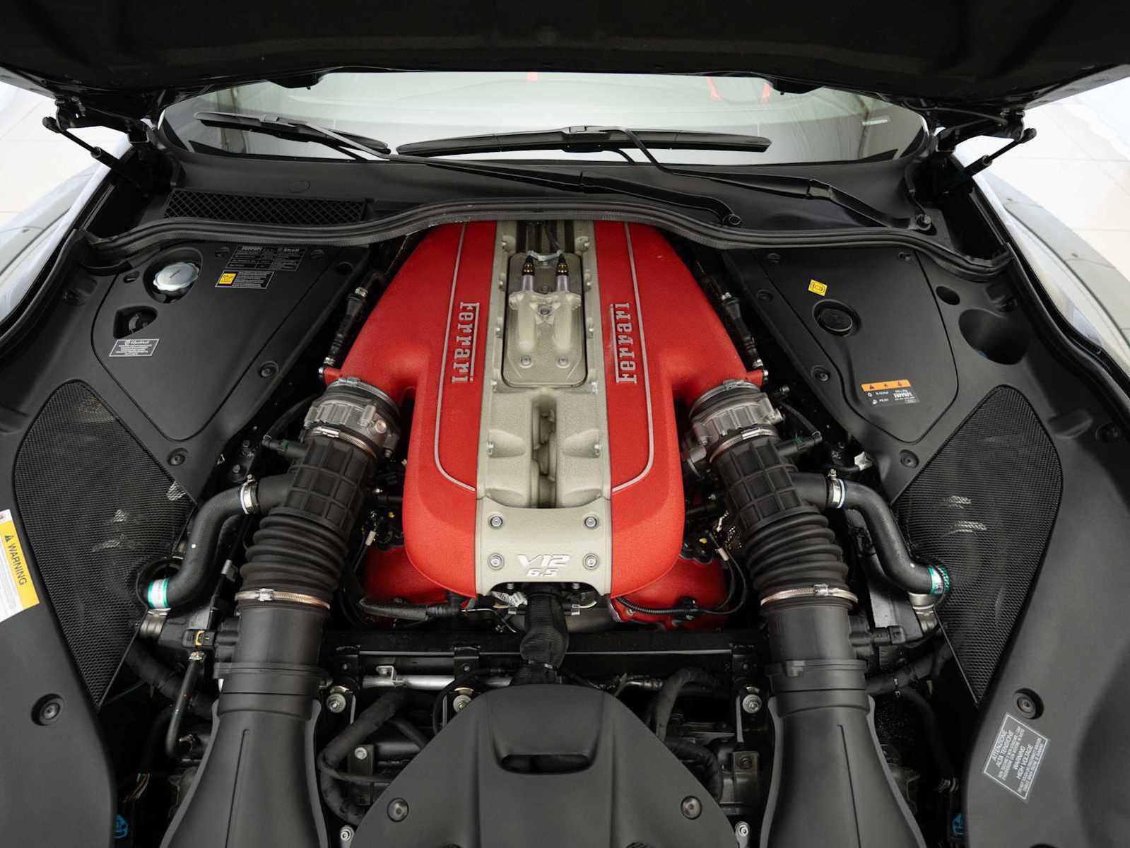 Used 2021 Ferrari 812 GTS RWD image 33
