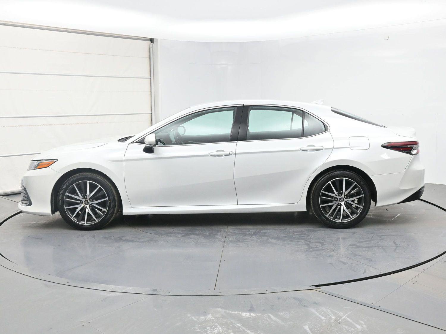 Used 2022 Toyota Camry XLE FWD image 21