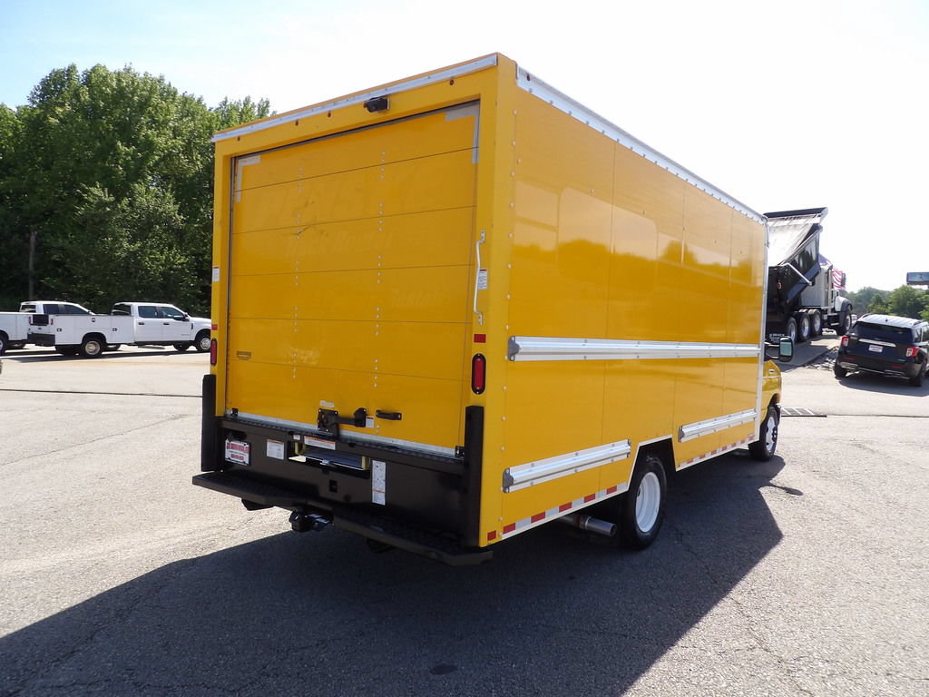 Used 2021 Ford E-350 and Econoline 350 Super Duty RWD image 7