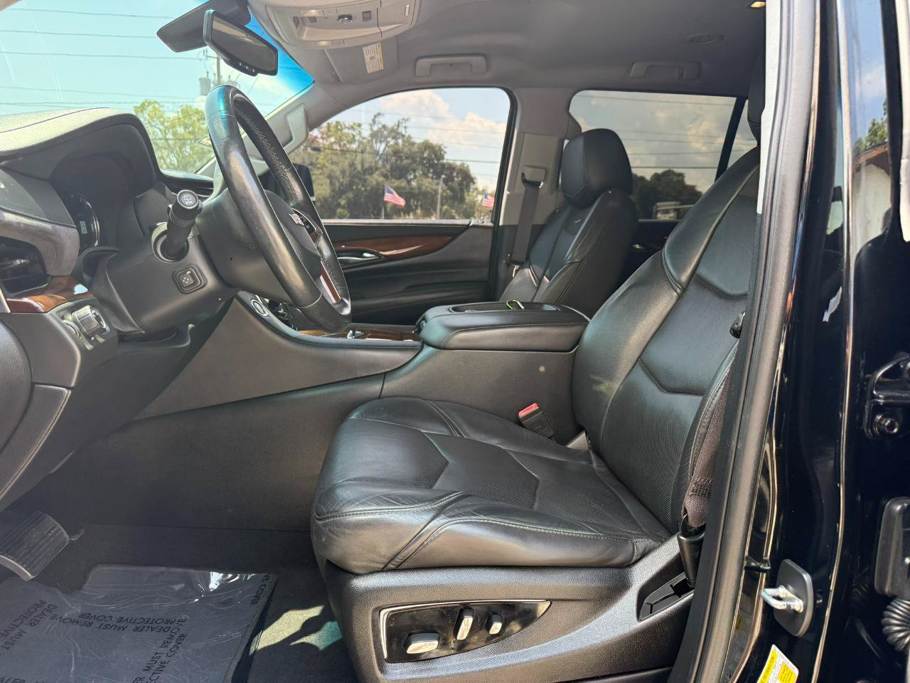Used 2017 Cadillac Escalade 2WD image 22