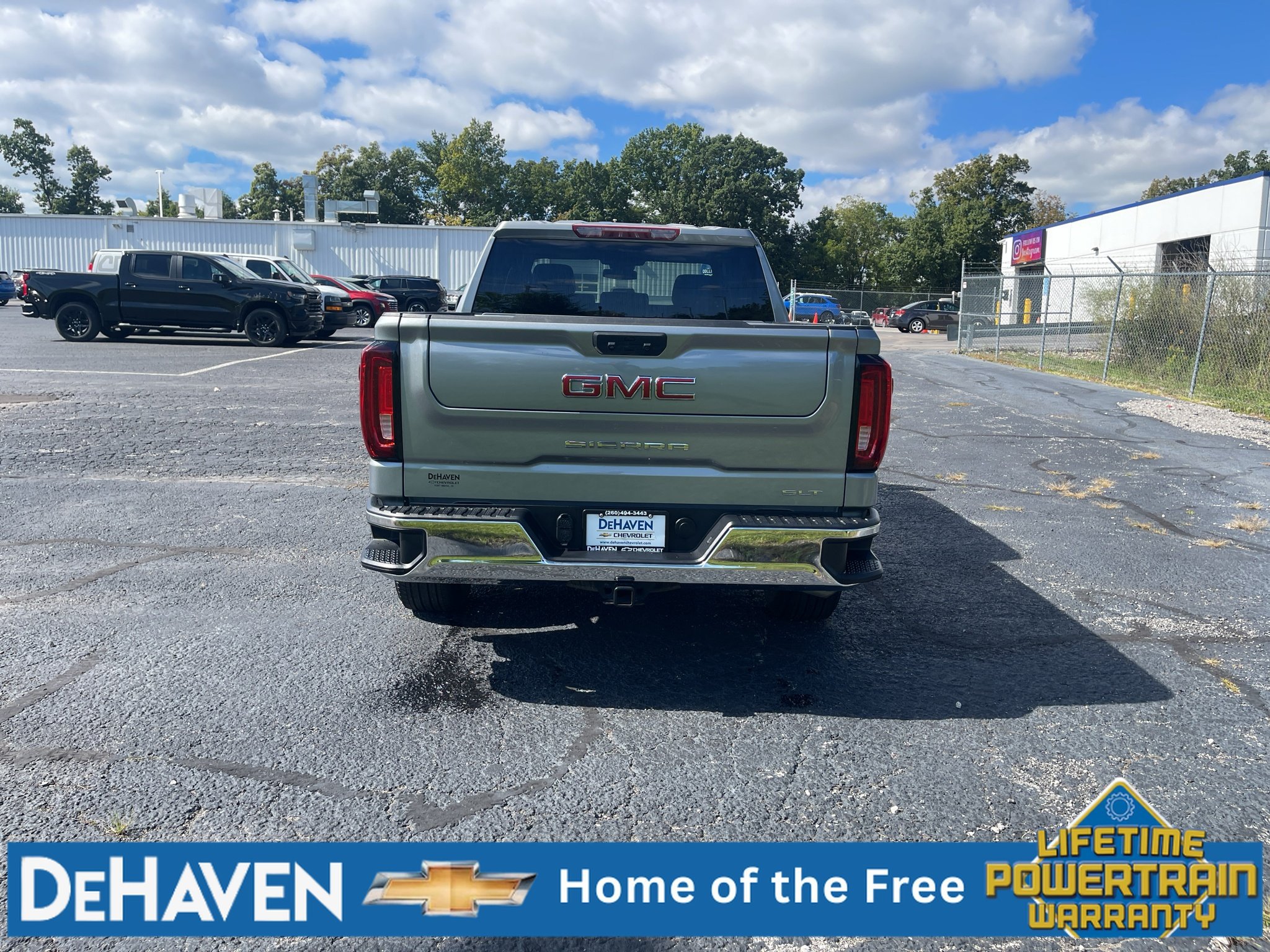 Used 2025 GMC Sierra 1500 SLT AWD/4WD image 4