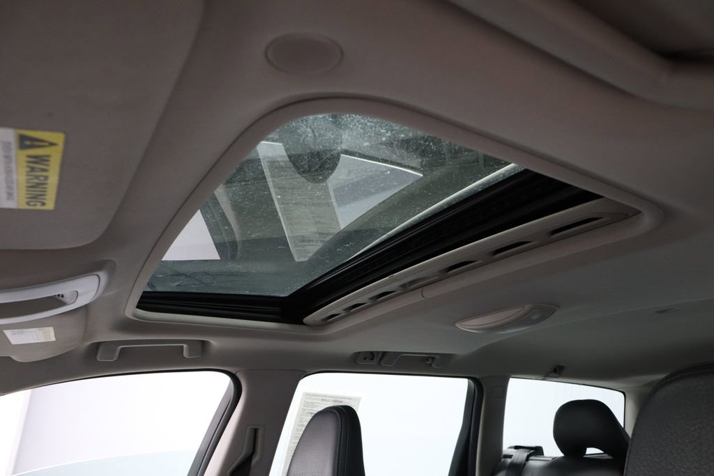 Used 2010 Volvo XC70 3.2 image 36