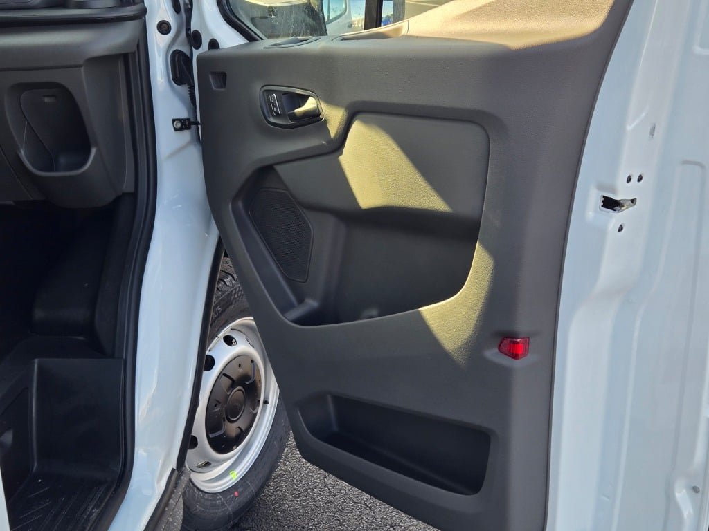 New 2026 Ford Transit 250 148 Medium Roof RWD image 5