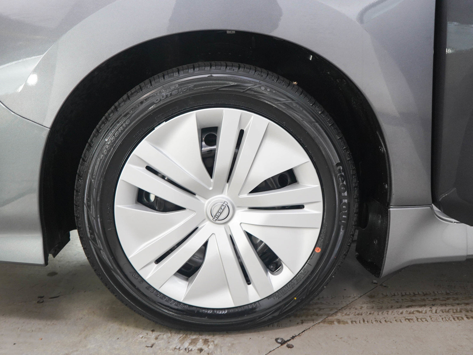 Used 2025 Nissan Leaf S FWD image 27