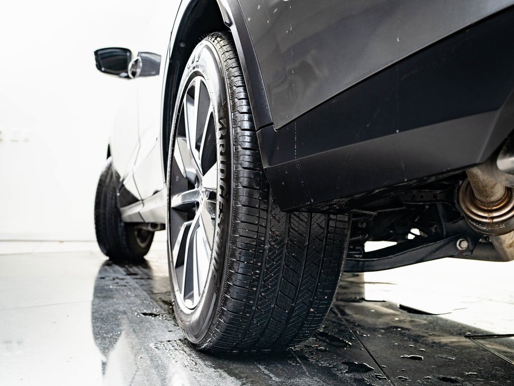 Used 2025 Acura MDX SH-AWD w/ Technology Package image 40