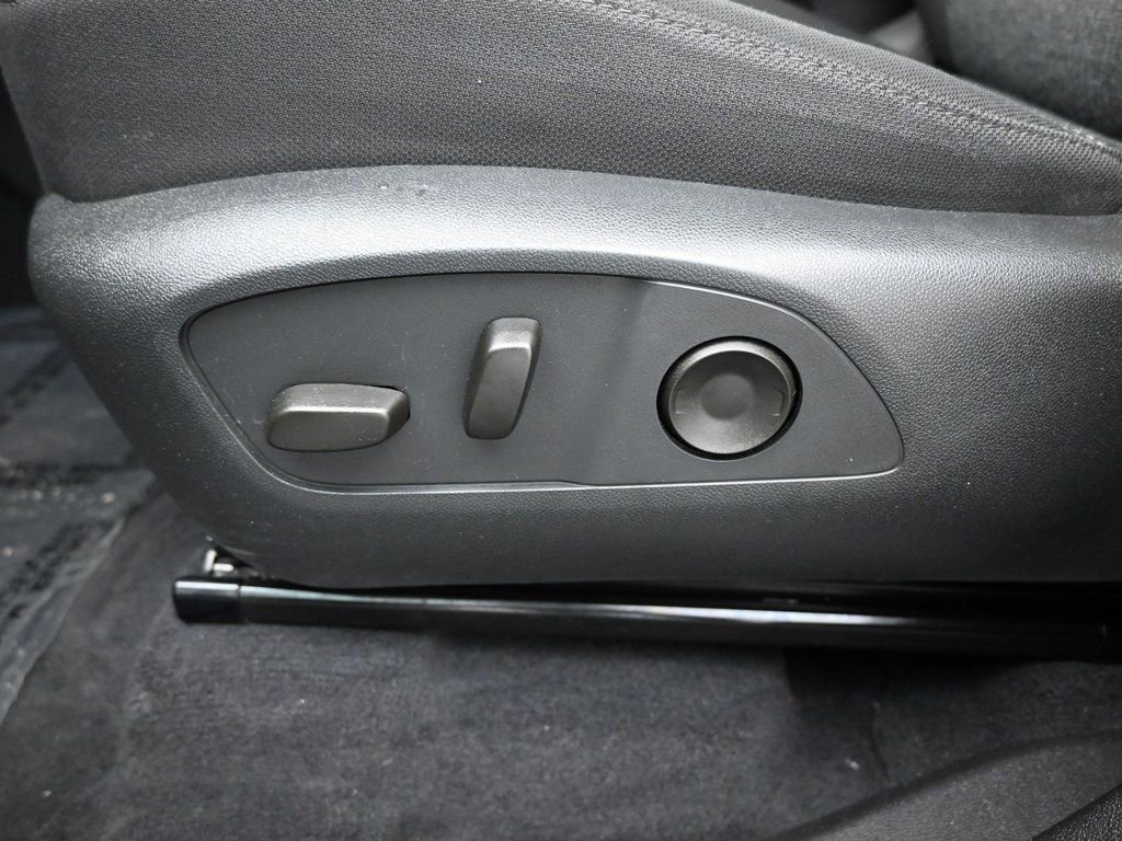 Used 2025 GMC Acadia Elevation image 10