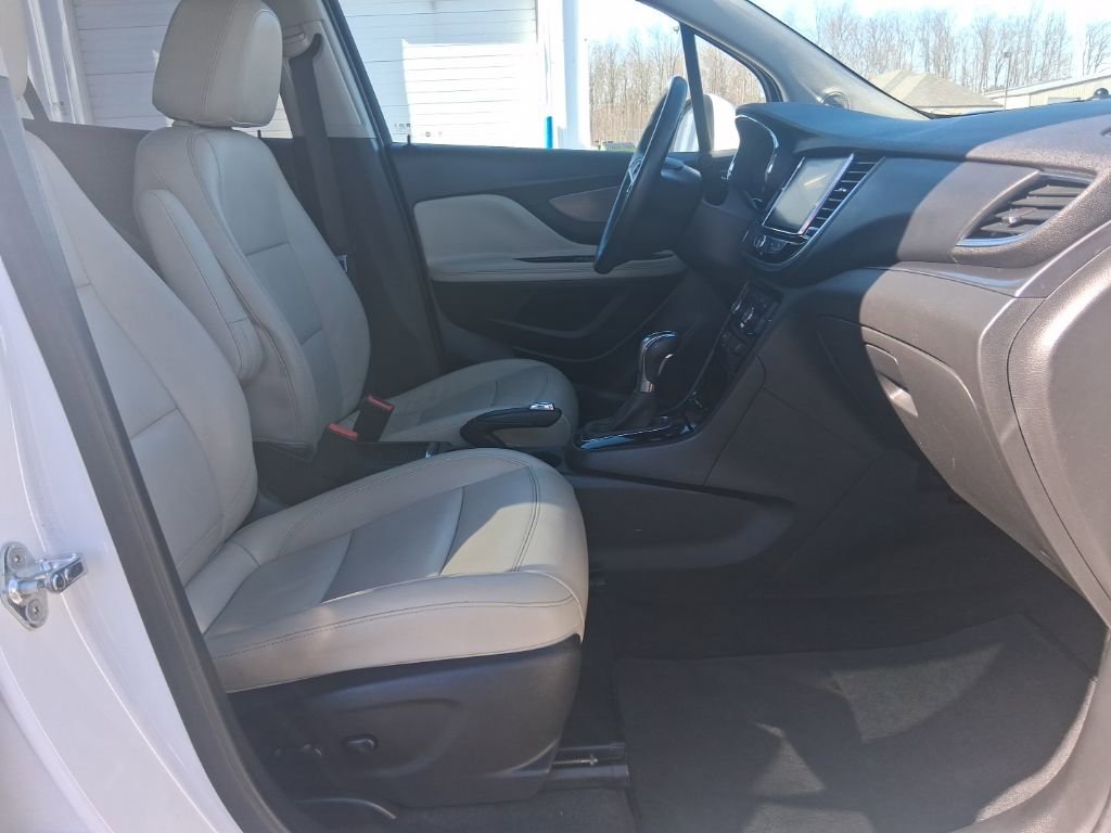 Used 2018 Buick Encore Essence image 15