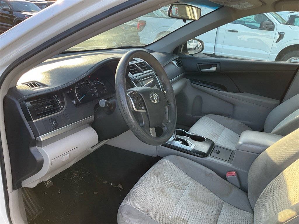 Used 2013 Toyota Camry LE image 15