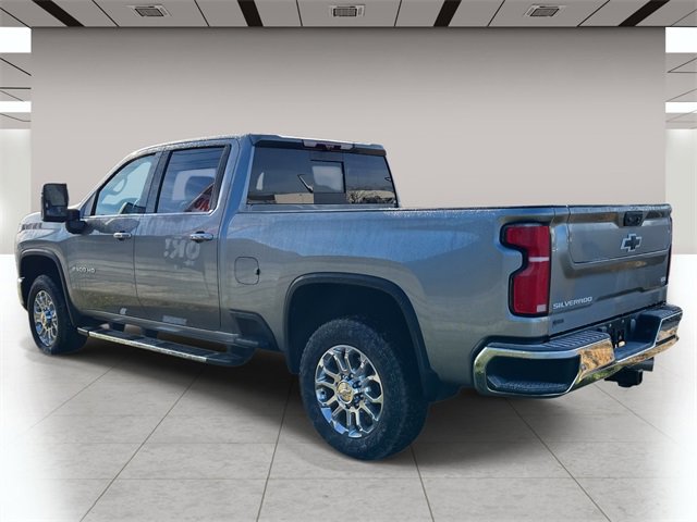 Used 2025 Chevrolet Silverado 2500 LTZ w/ LTZ Convenience Package image 5