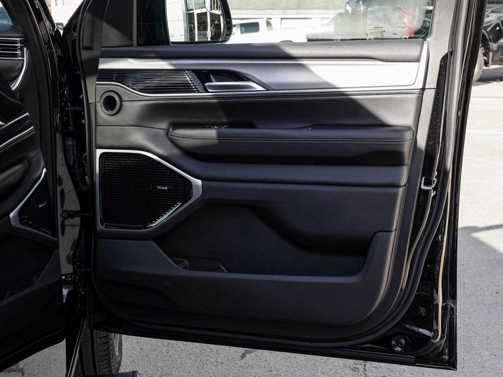 New 2025 Jeep Wagoneer Series III image 13