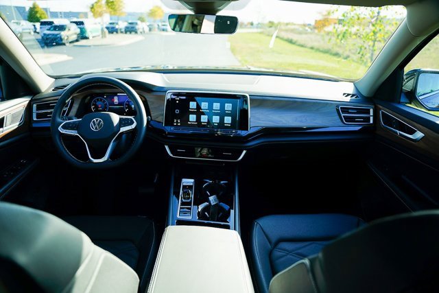 New 2026 Volkswagen Atlas SE image 25