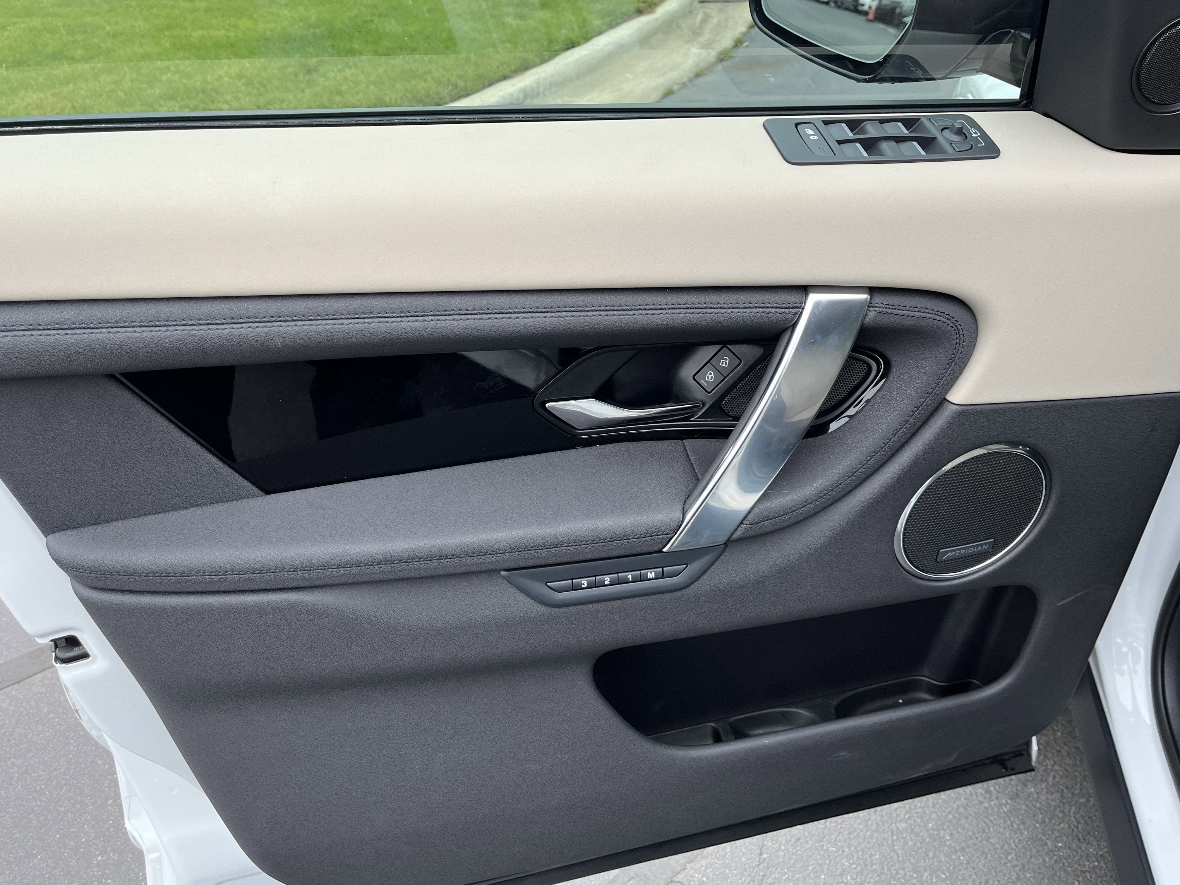 Used 2025 Land Rover Discovery Sport S AWD/4WD image 15