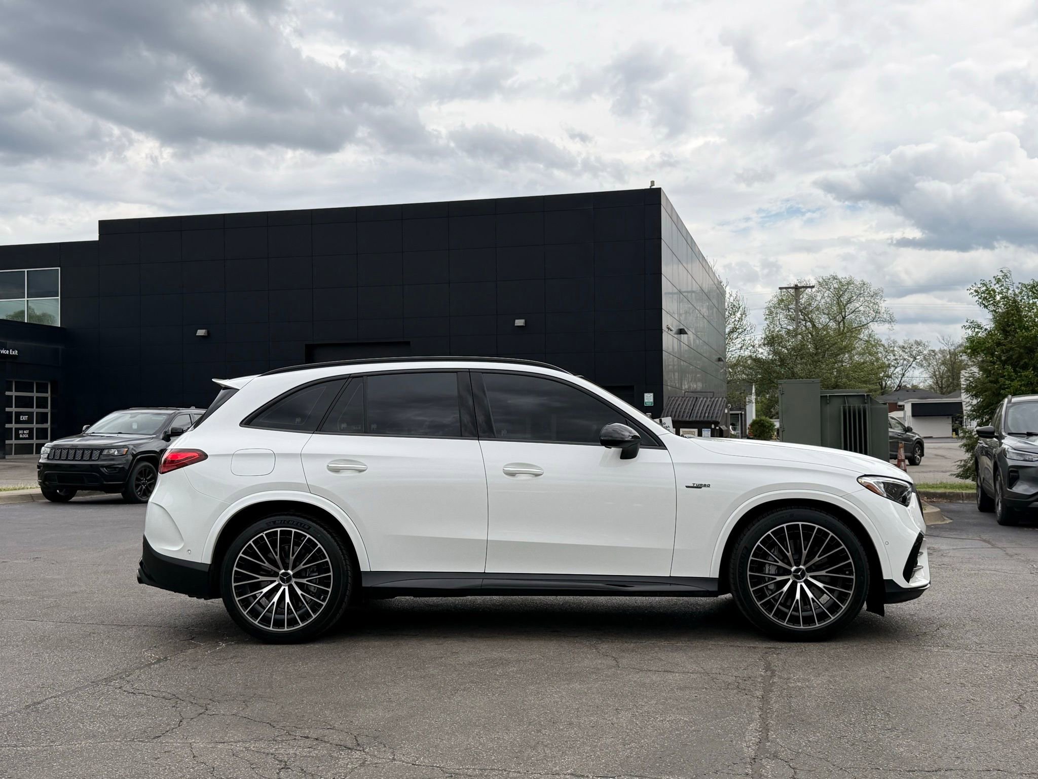 Used 2026 Mercedes-Benz GLC 43 AMG 4MATIC image 9