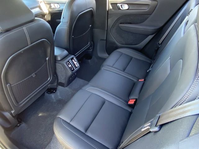 Certified 2025 Volvo XC40 B5 Core w/ Protection Package Premier image 18