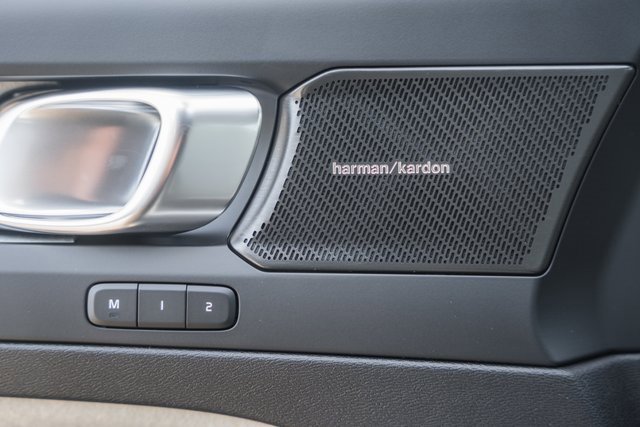 New 2026 Volvo XC40 B5 Plus w/ Protection Package Premier image 40