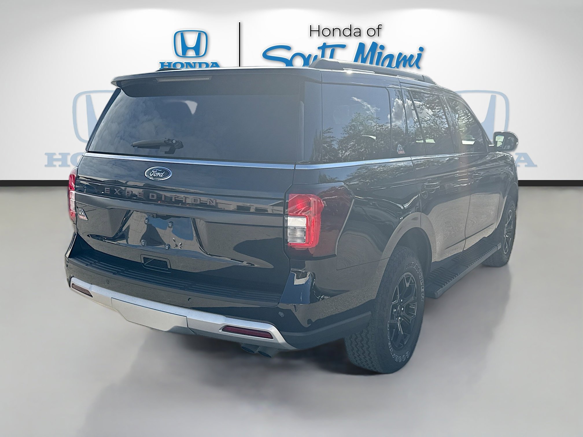Used 2024 Ford Expedition Timberline image 7