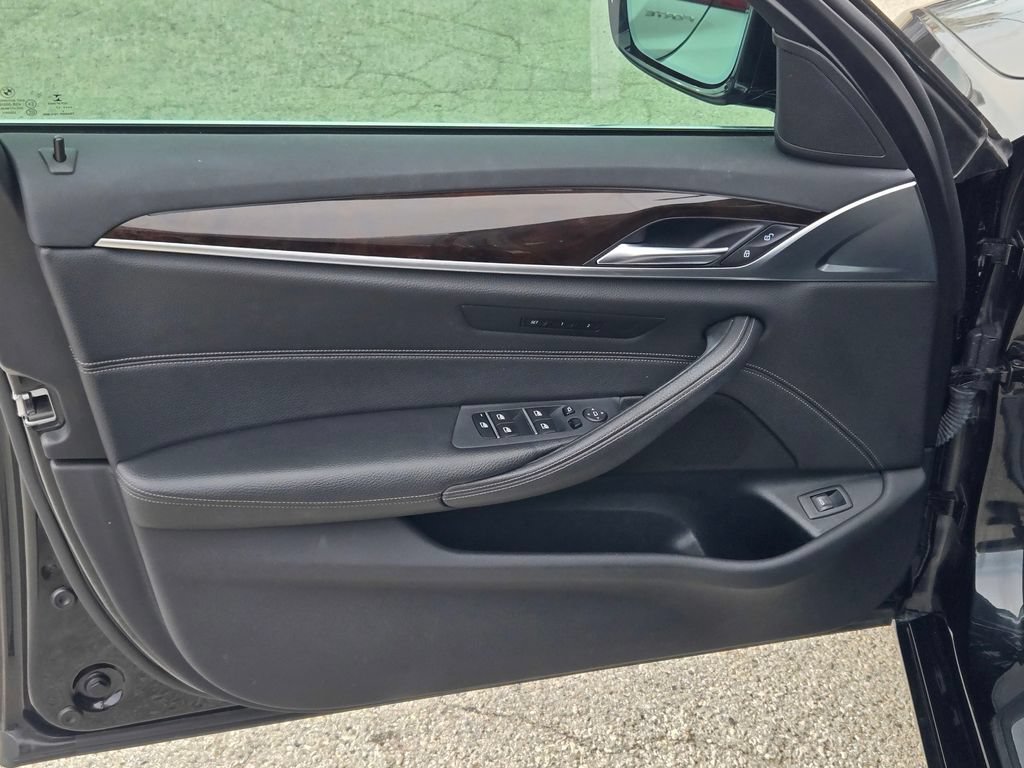Used 2018 BMW 540i xDrive AWD/4WD image 30
