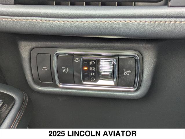 Used 2025 Lincoln Aviator Reserve w/ Equipment Group 201A image 21