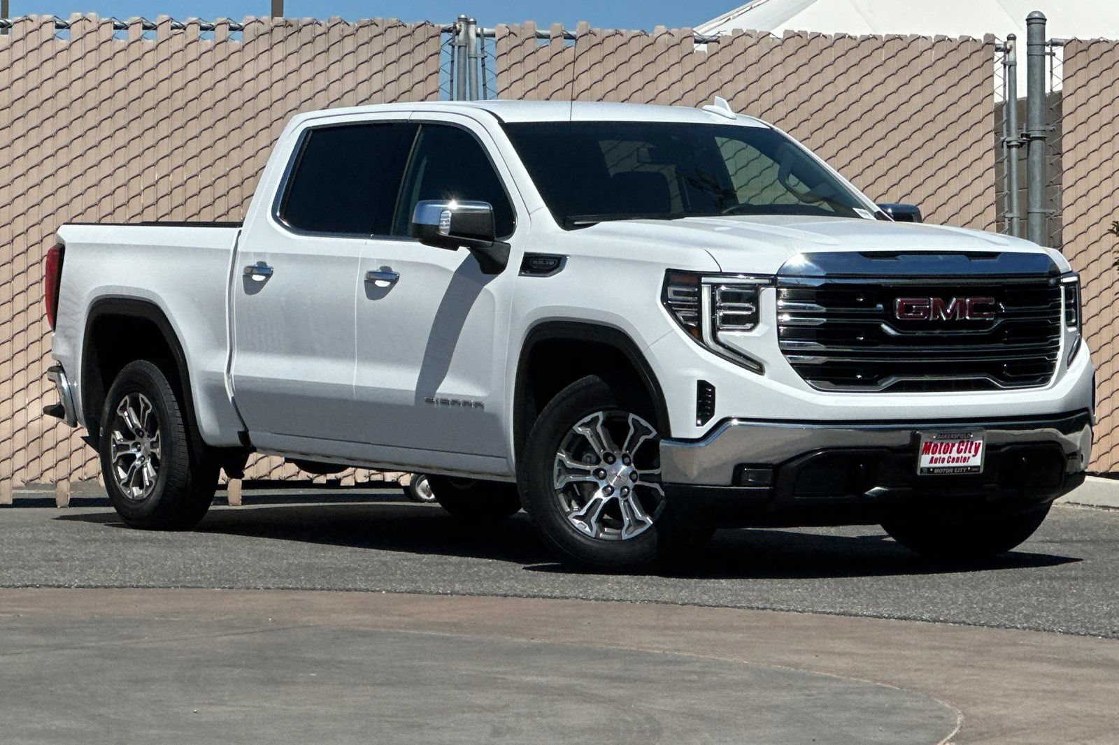 Certified 2025 GMC Sierra 1500 SLT RWD image 2
