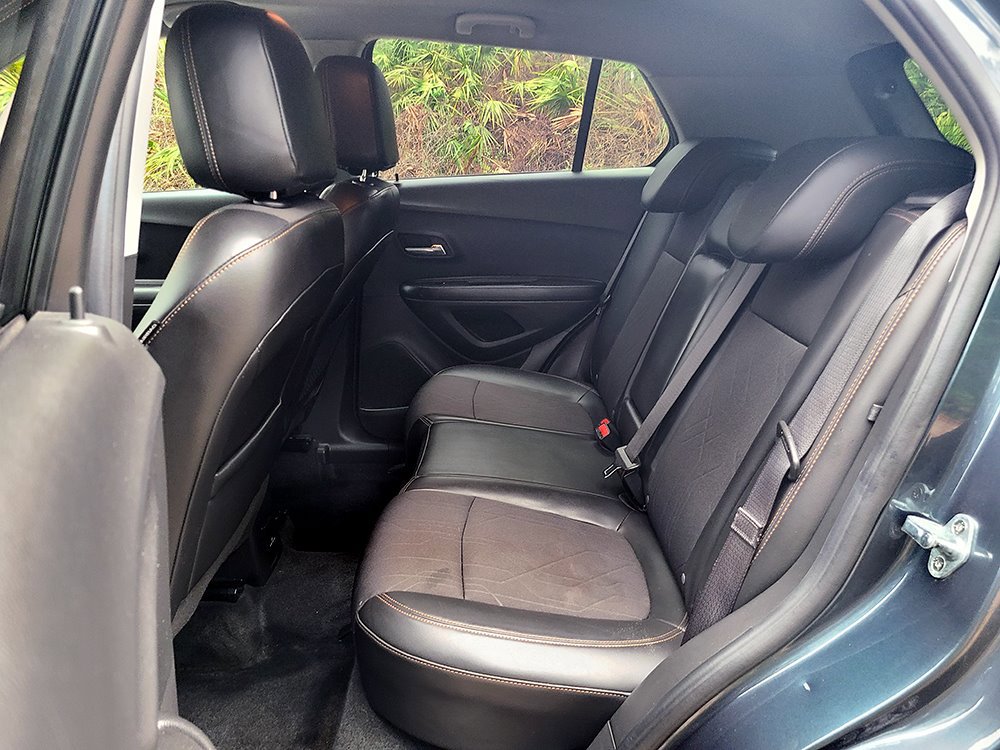 Used 2021 Chevrolet Trax LT w/ LT Convenience Package image 18