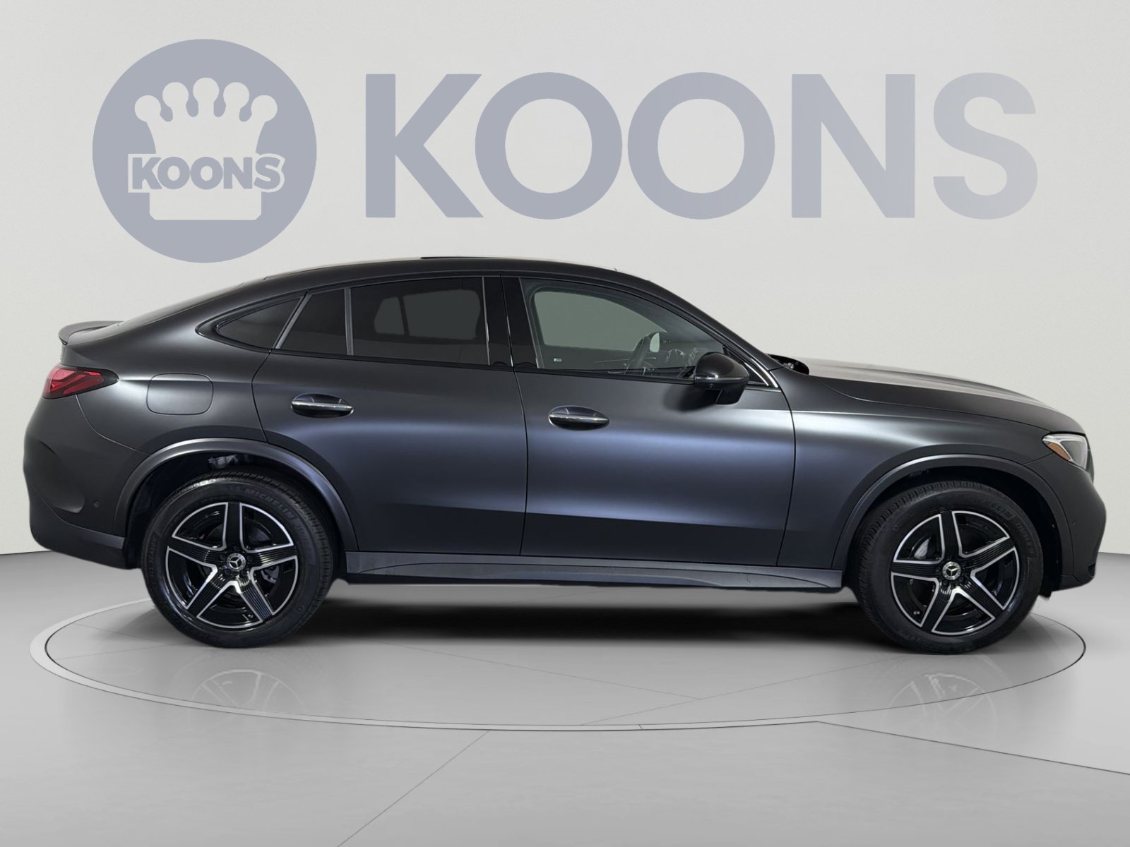Used 2025 Mercedes-Benz GLC 300 4MATIC image 8