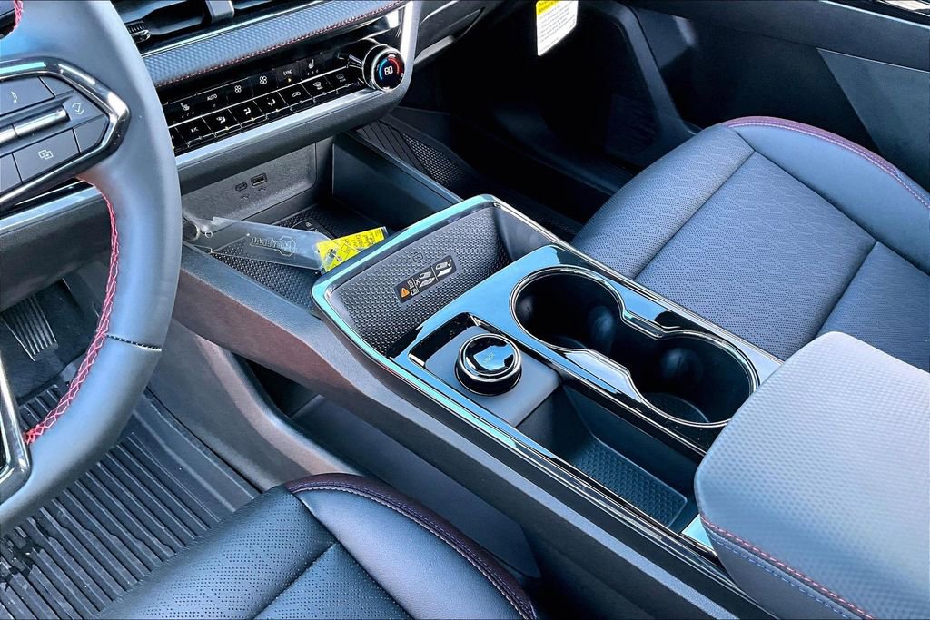 New 2026 Chevrolet Equinox RS w/ LPO, Floor Liner Package image 8