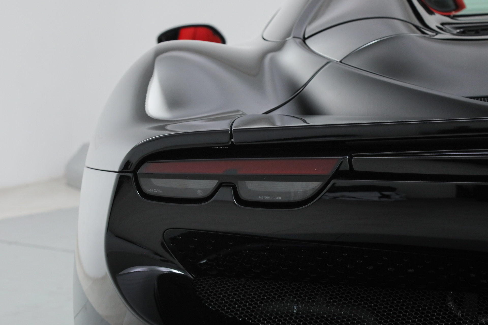 Certified 2025 Ferrari 296 GTS RWD image 37