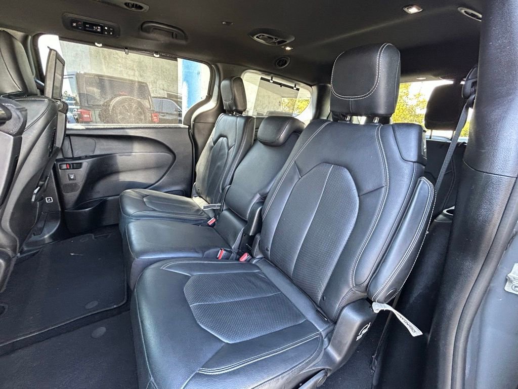 Used 2020 Chrysler Pacifica Touring-L Plus image 53