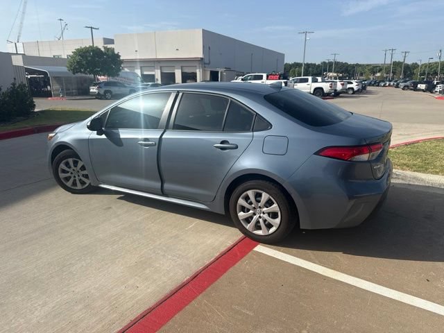 Used 2025 Toyota Corolla LE FWD image 5
