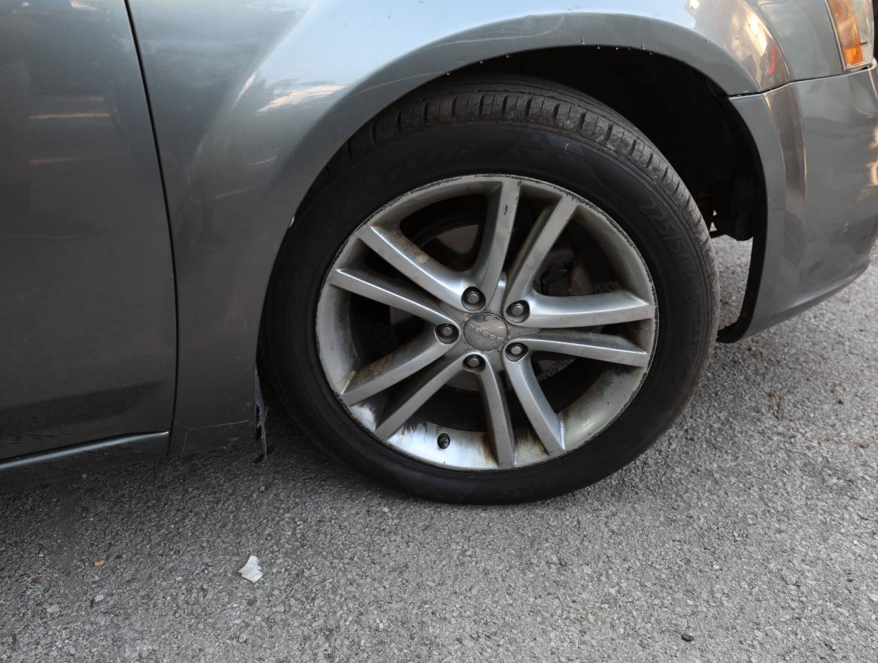 Used 2013 Dodge Avenger SE FWD image 9