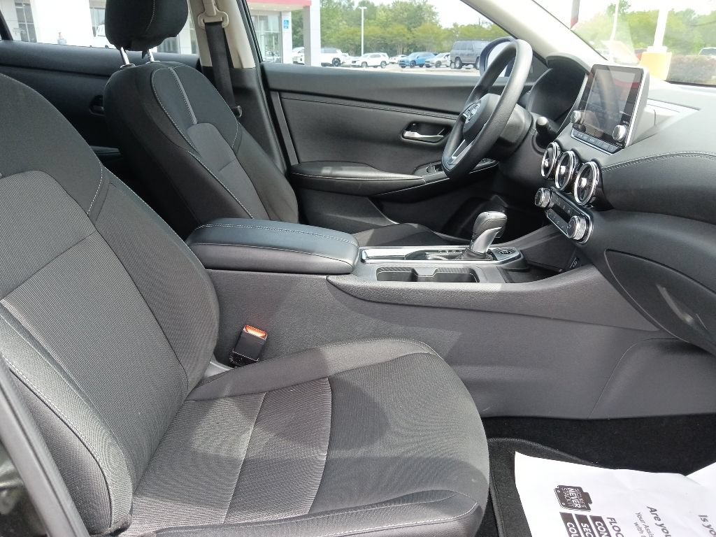 Used 2025 Nissan Sentra SV w/ Trunk Package FWD image 29