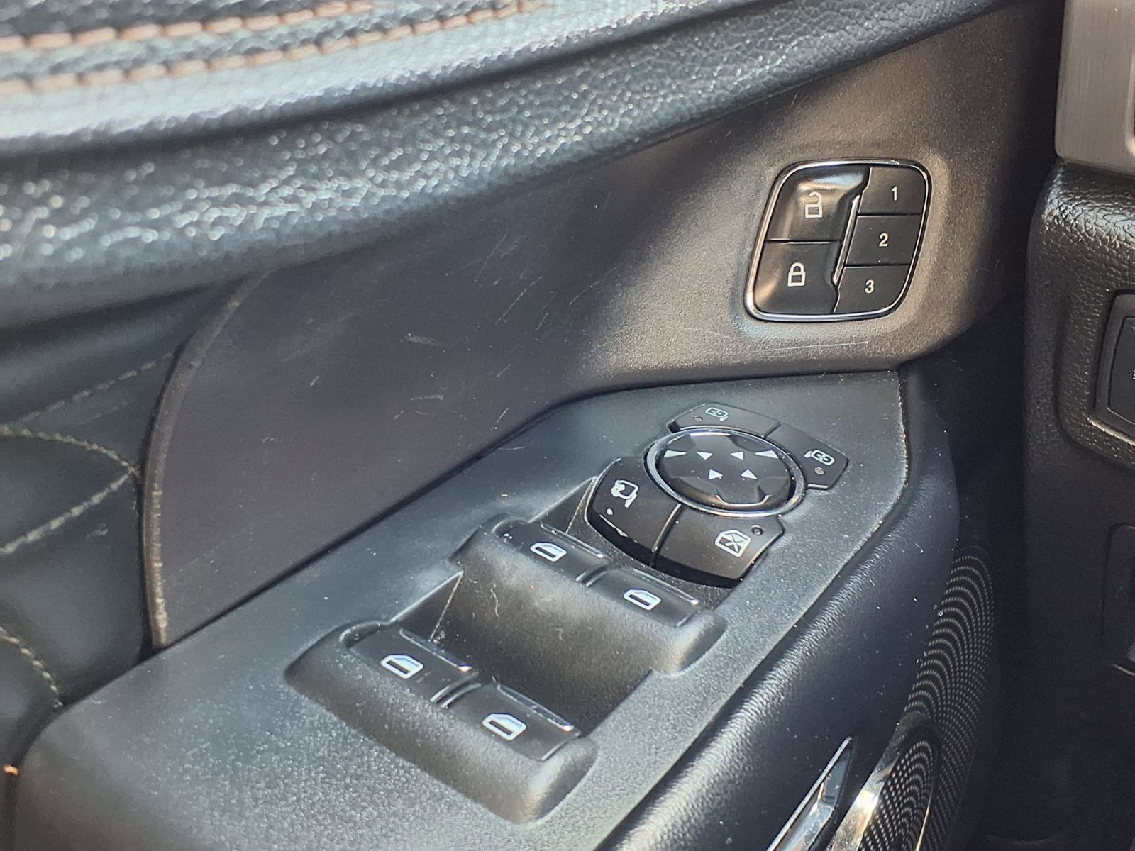 Used 2019 Ford Expedition Max Platinum RWD image 10