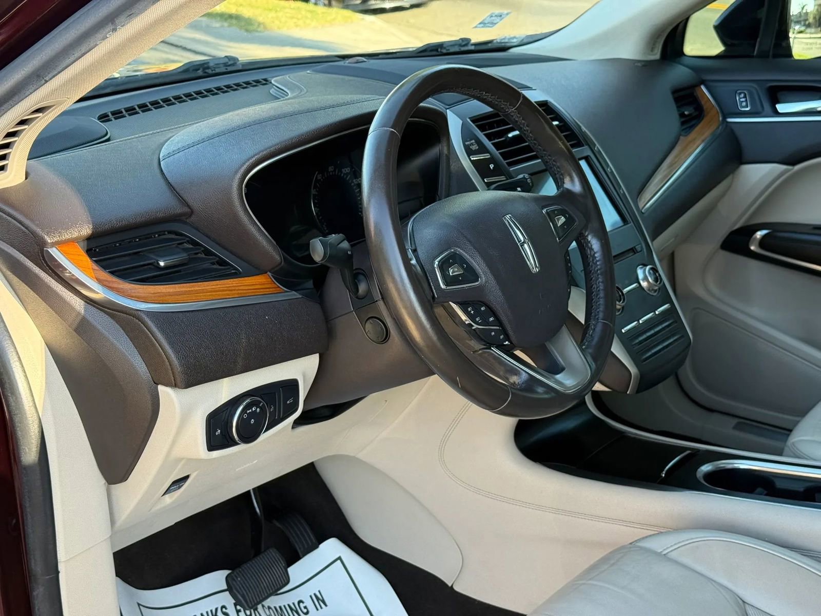 Used 2019 Lincoln MKC Select w/ Select Plus Package image 17