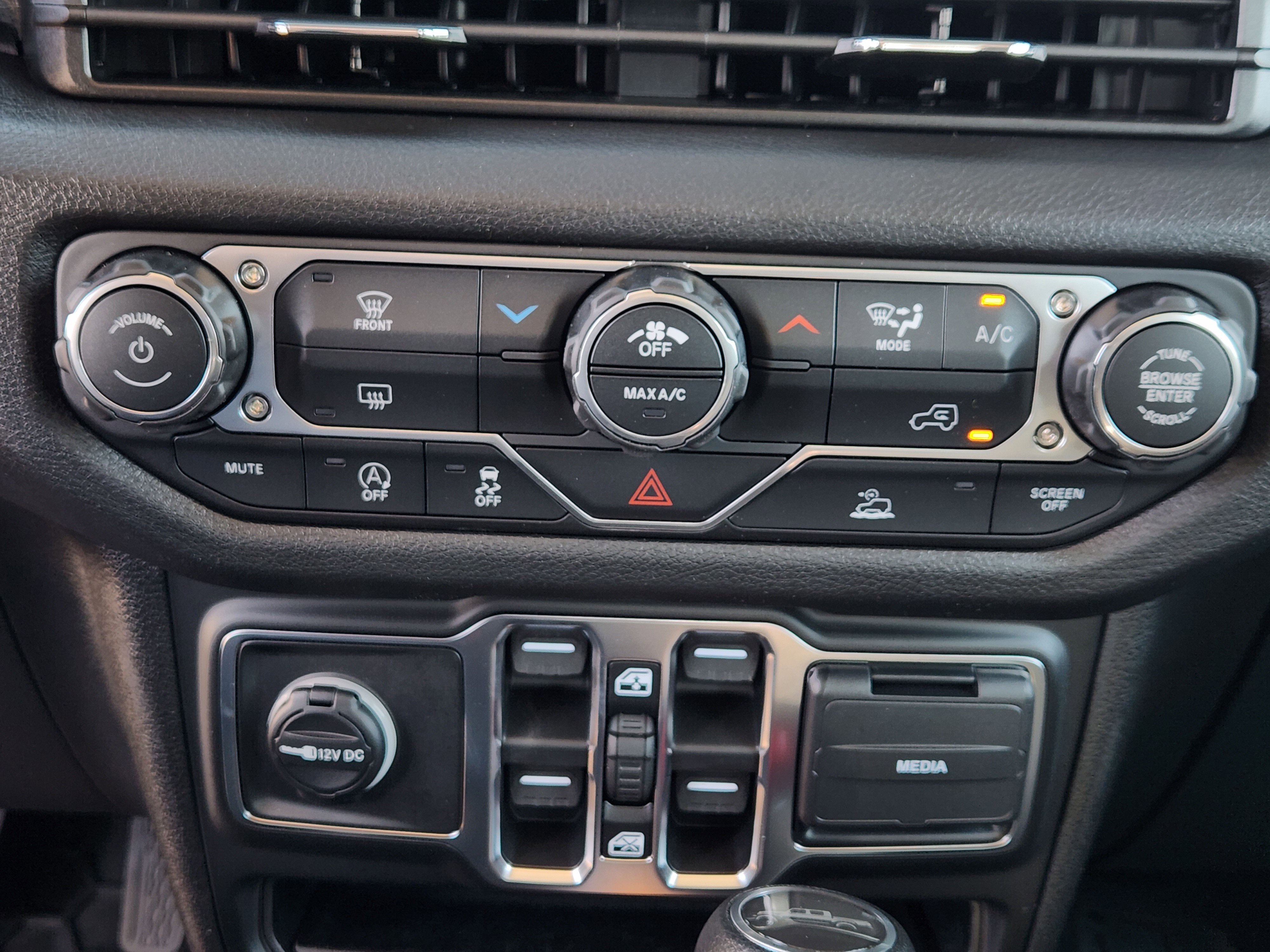 New 2026 Jeep Gladiator Sport AWD/4WD image 15